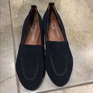 NWOT Donald J. Pliner blue flats size 6